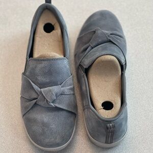 Skechers Active Avenue Gray Bow Slip-Ons